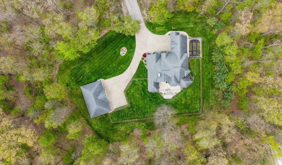 1200 N Hickory Ln, Angola, IN 46703 - 6 Beds, 5 Bath