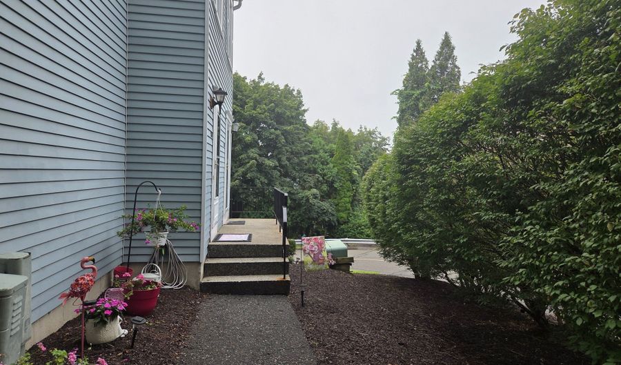 55 Mill Plain Rd 26-9, Danbury, CT 06811 - 1 Beds, 1 Bath