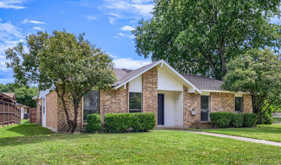 1200 Creekwood Ct, Allen, TX 75002 - 3 Beds, 2 Bath
