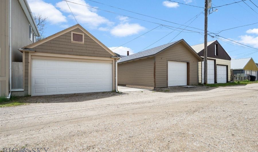 512 W 3rd St, Anaconda, MT 59711 - 5 Beds, 2 Bath