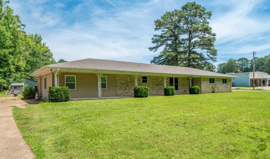 4040 Pine St, Arkadelphia, AR 71923 - 4 Beds, 2 Bath