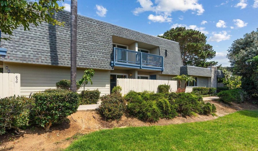 652 E Solana Cir, Solana Beach, CA 92075 - 2 Beds, 2 Bath