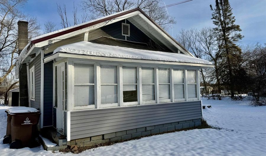 1028 Euclid, Alma, MI 48801 - 2 Beds, 1 Bath