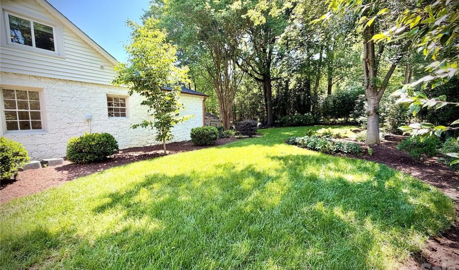 1024 Rockway Dr, Charlotte, NC 28205 - 2 Beds, 1 Bath