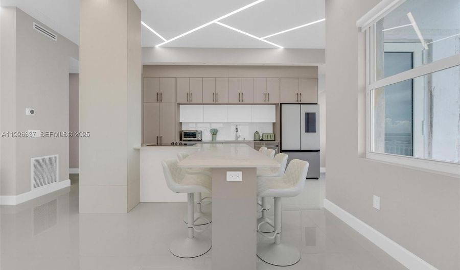 18011 Biscayne Blvd PH04, Aventura, FL 33160 - 2 Beds, 2 Bath