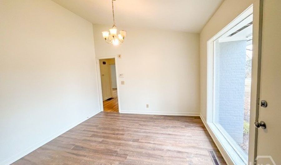 1112 W Lake Dr, Athens, GA 30606 - 3 Beds, 2 Bath