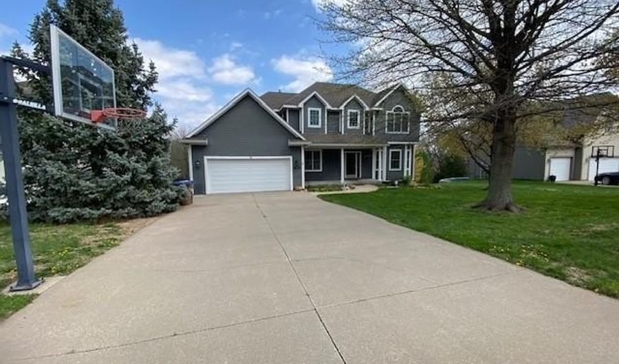 1708 Brookdale Dr, Atchison, KS 66002 - 4 Beds, 4 Bath