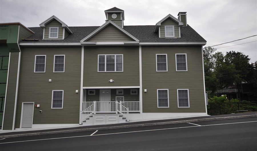 16 Central St 2A, Bristol, NH 03222 - 1 Beds, 2 Bath