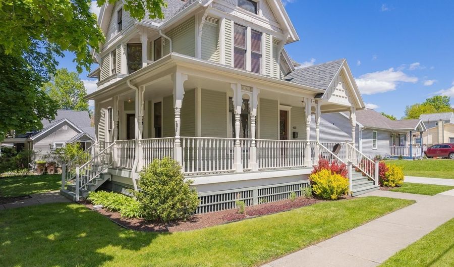 403 N Locust St, Adrian, MI 49221 - 4 Beds, 2 Bath