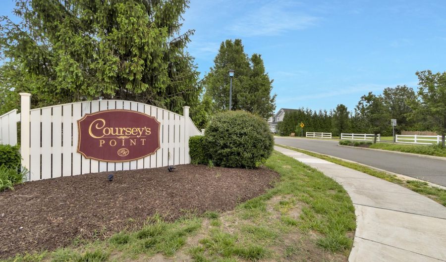 40 DOC Ct, Felton, DE 19943 - 5 Beds, 3 Bath