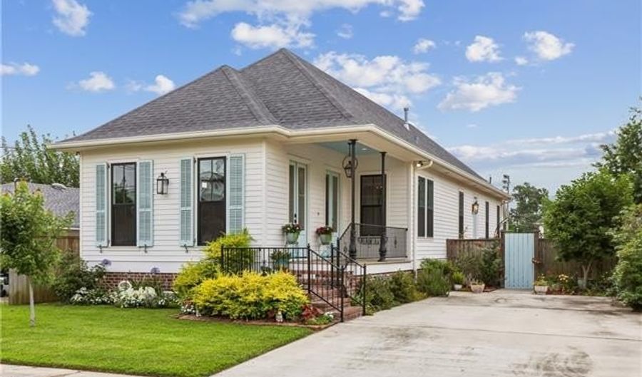 1929 MEHLE St, Arabi, LA 70032 - 3 Beds, 3 Bath