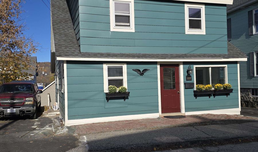 122 Sessions St, Berlin, NH 03570 - 4 Beds, 2 Bath