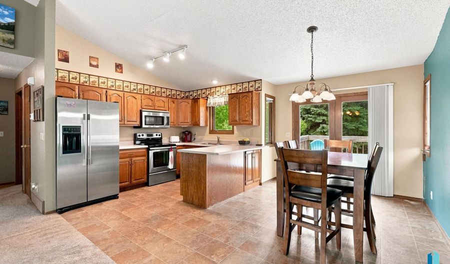 900 E Magnolia Dr, Brandon, SD 57005 - 4 Beds, 2 Bath