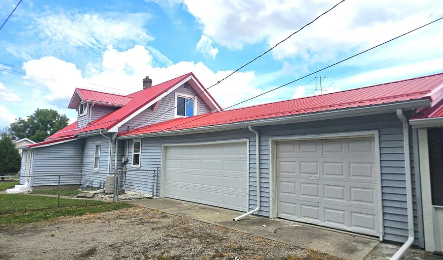 2530 Lincoln St, Anderson, IN 46016 - 4 Beds, 2 Bath