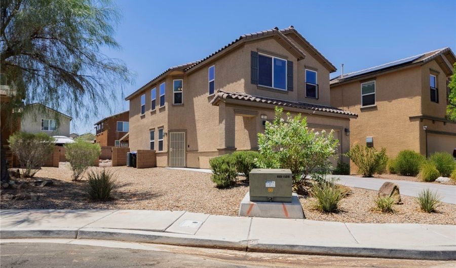 121 Brookhouse Ct, Henderson, NV 89011 - 3 Beds, 2 Bath