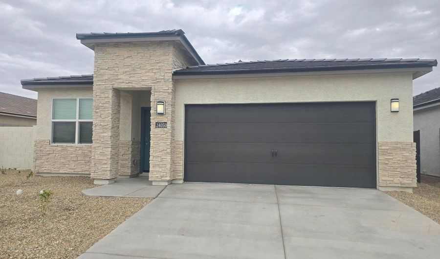 24050 W FLORES Dr, Buckeye, AZ 85326 - 5 Beds, 3 Bath