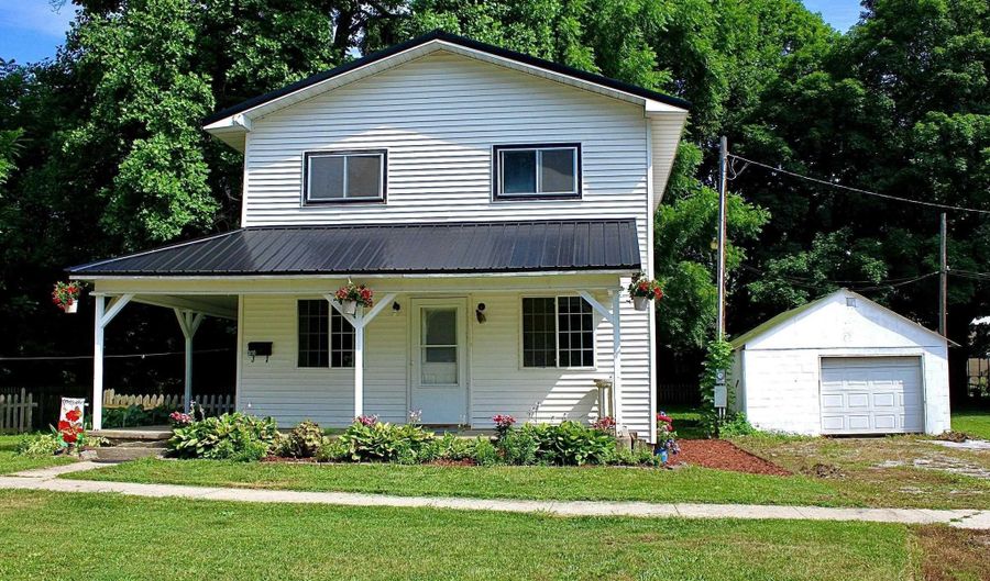 310 E Fremont St, Argos, IN 46501 - 3 Beds, 2 Bath