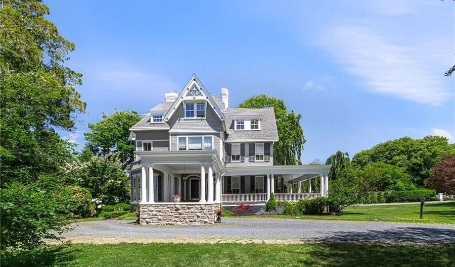 541 Bellevue Ave 5, Newport, RI 02840 - 2 Beds, 2 Bath