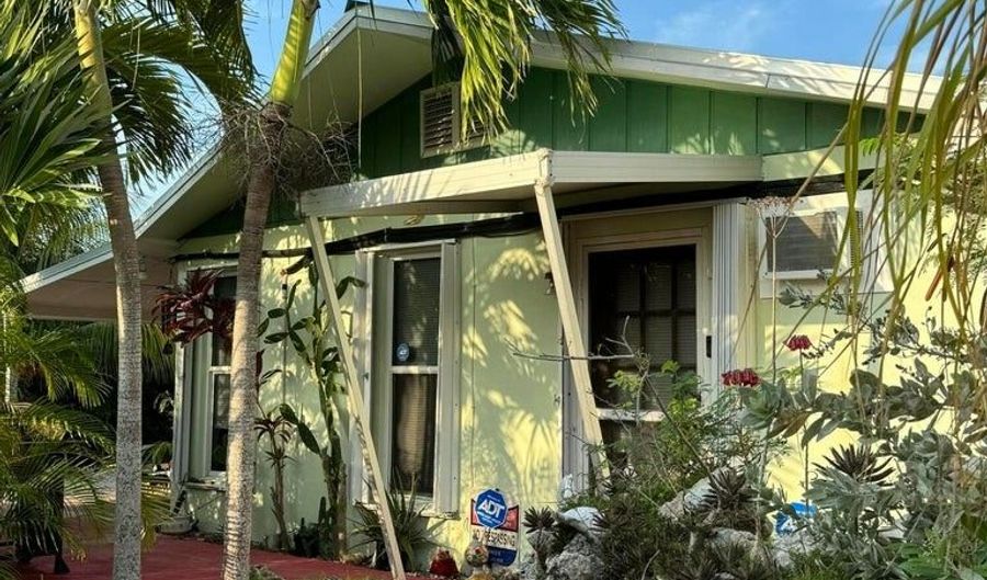 350 E Sandy Cir, Key West, FL 33042 - 4 Beds, 3 Bath