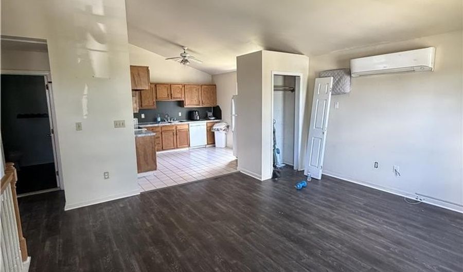 1040 13th St B, Allentown, PA 18102 - 2 Beds, 1 Bath
