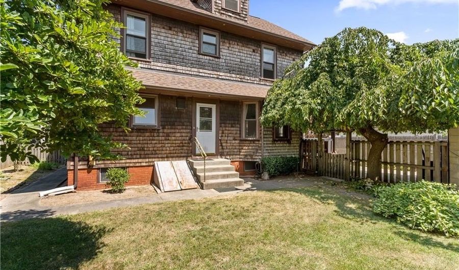 120 Smith St, Cranston, RI 02905 - 4 Beds, 2 Bath