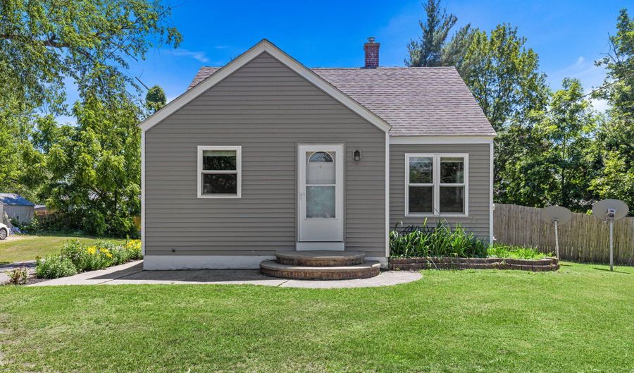 5806 Lake Michigan Dr, Allendale, MI 49401 - 2 Beds, 1 Bath