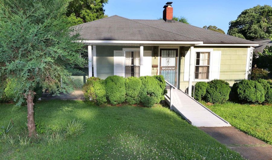 824 MAPLEWOOD Ave, Anniston, AL 36207 - 3 Beds, 2 Bath