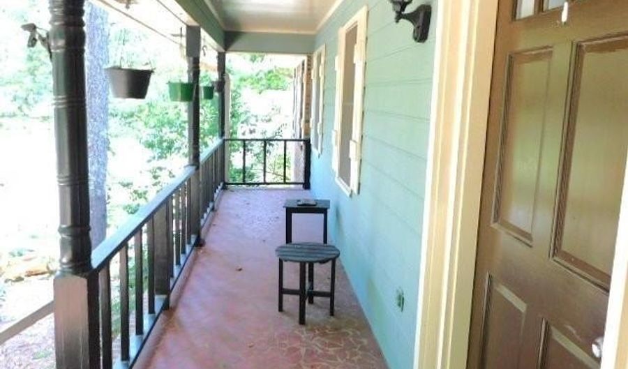 2817 Thornridge Dr, Atlanta, GA 30340 - 4 Beds, 3 Bath