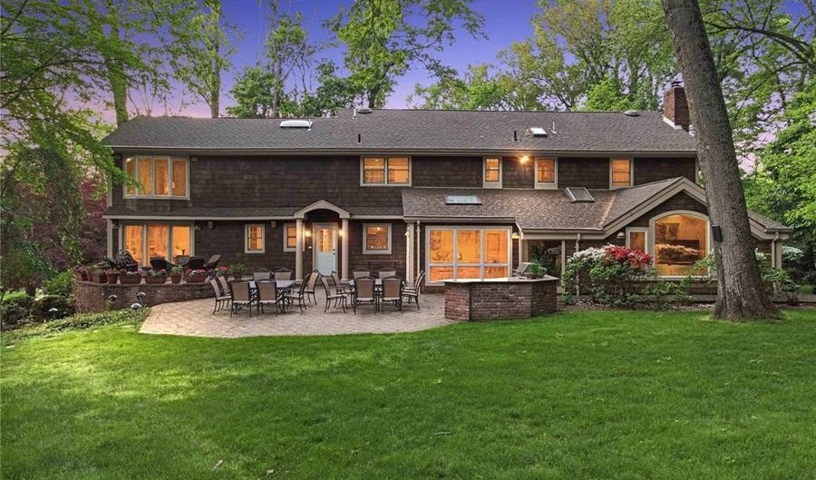 2 Canterbury Ct, Alpine, NJ 07620 - 5 Beds, 7 Bath