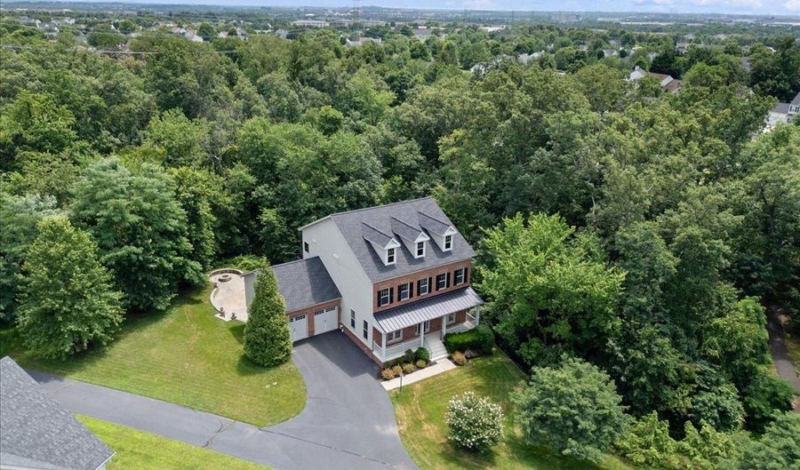 43858 GRANTNER Pl, Ashburn, VA 20147 - 4 Beds, 5 Bath