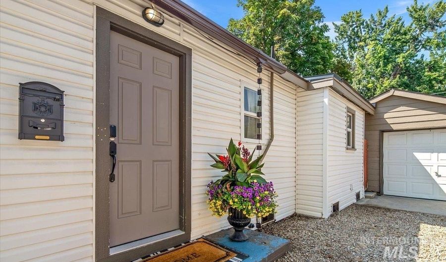 2416 W Ona St, Boise, ID 83705 - 2 Beds, 1 Bath