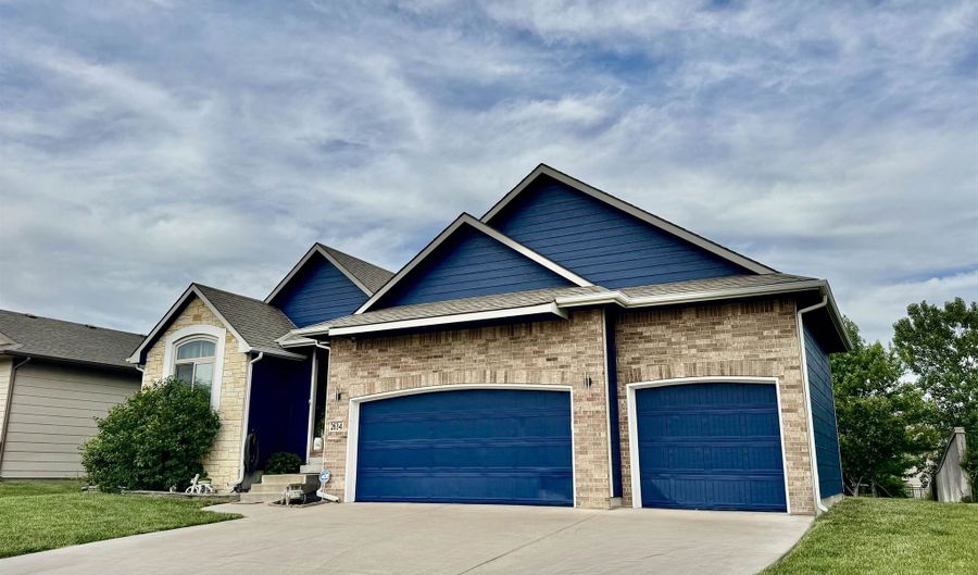 2634 N Bluestone Ct, Andover, KS 67002 - 4 Beds, 3 Bath