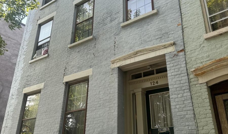 124 Hamilton St, Albany, NY 12207 - 6 Beds, 4 Bath