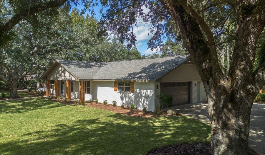 306 Westview Dr, Biloxi, MS 39531 - 4 Beds, 2 Bath