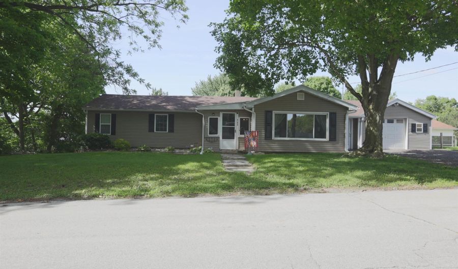 482 E Jefferson St, Andrews, IN 46702 - 3 Beds, 2 Bath