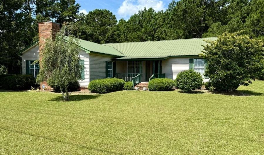 916 Randall Whiddon Dr, Ashburn, GA 31714 - 3 Beds, 2 Bath