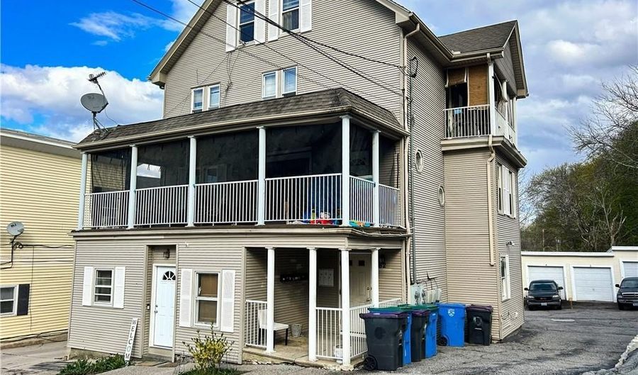 62 SPRING St, Lincoln, RI 02838 - 10 Beds, 3 Bath