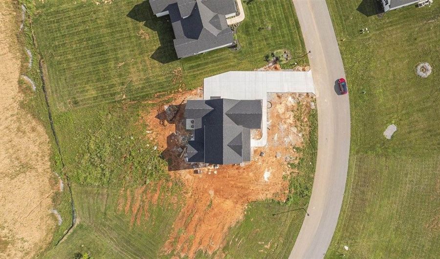 9223 Poplar Grove Ct, Alvaton, KY 42141 - 5 Beds, 4 Bath