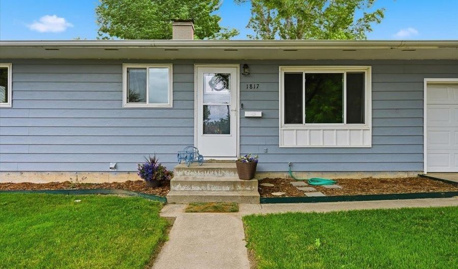 1817 7th Ave, Belle Fourche, SD 57717 - 4 Beds, 2 Bath