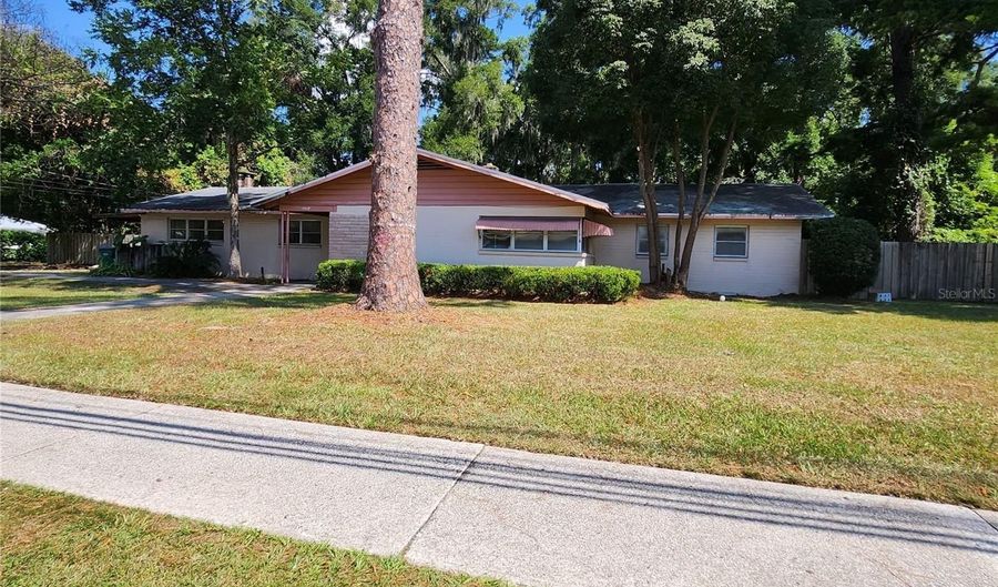 15319 NW 140TH St, Alachua, FL 32615 - 5 Beds, 4 Bath