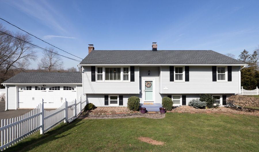 69 Bayberry Dr, Wallingford, CT 06492 - 4 Beds, 3 Bath