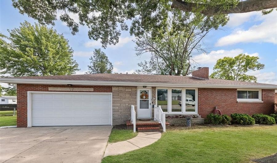 5112 Humbert Rd, Alton, IL 62002 - 2 Beds, 1 Bath
