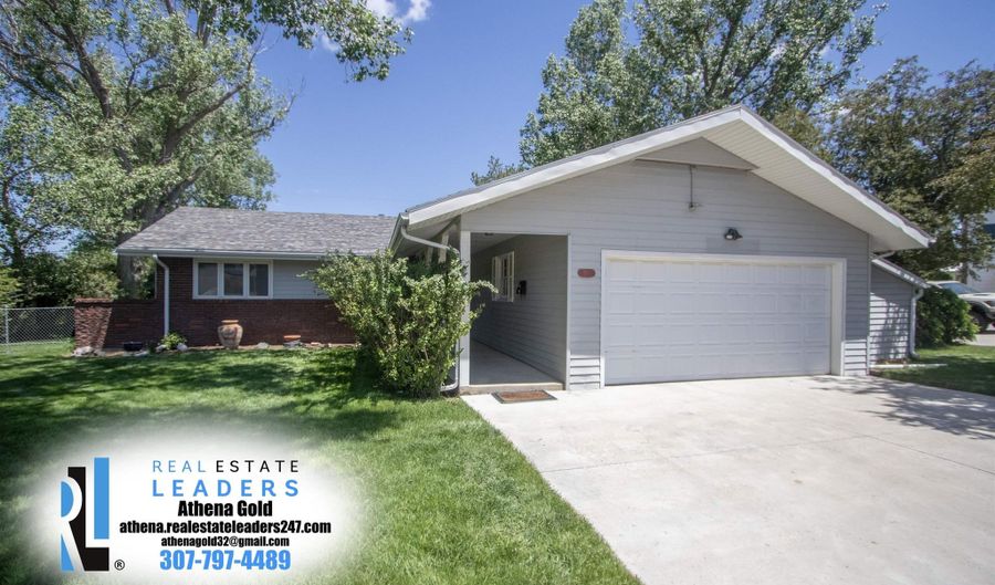111 Valley Dr, Casper, WY 82604 - 3 Beds, 2 Bath