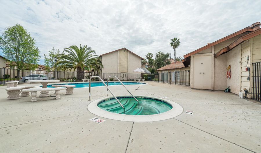 5110 N River Rd D, Oceanside, CA 92057 - 2 Beds, 2 Bath