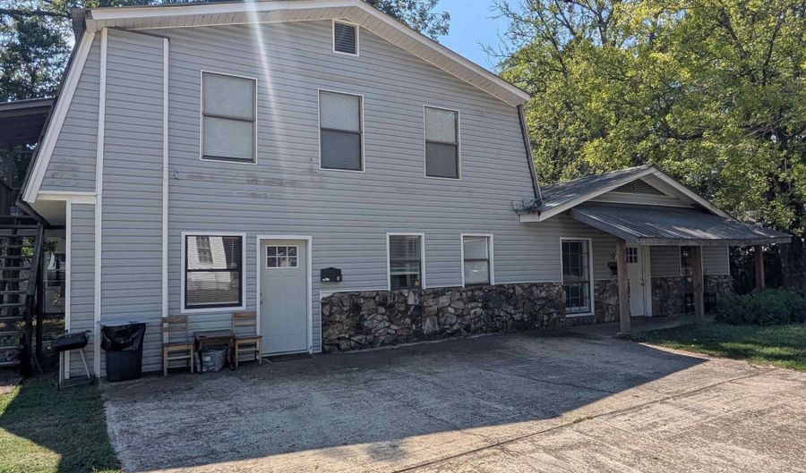 1103 Caddo St, Arkadelphia, AR 71923 - 6 Beds, 4 Bath