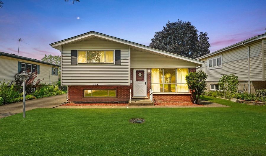 108 N May St, Addison, IL 60101 - 3 Beds, 2 Bath