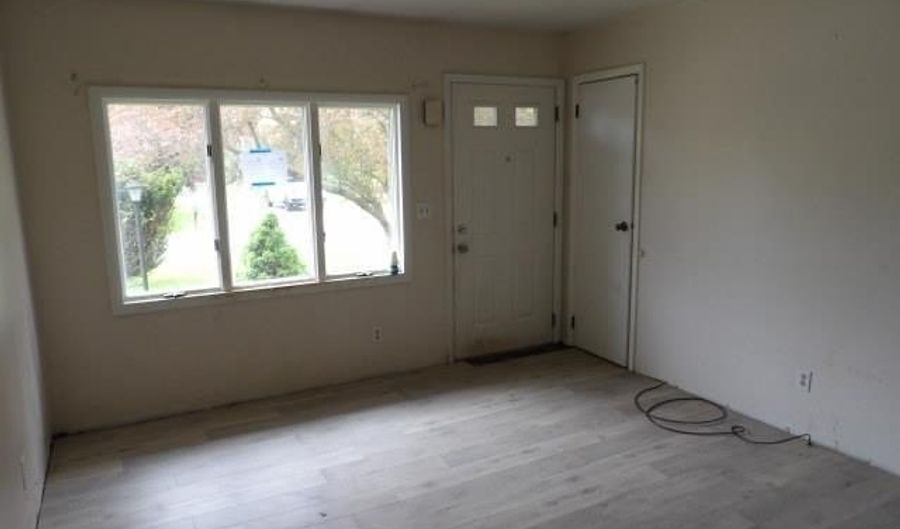 164 Pleasant Knoll Dr, Adrian, MI 49221 - 4 Beds, 2 Bath