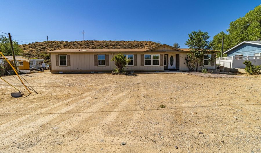 1209 MANGUM Rd, Bloomfield, NM 87413 - 4 Beds, 2 Bath