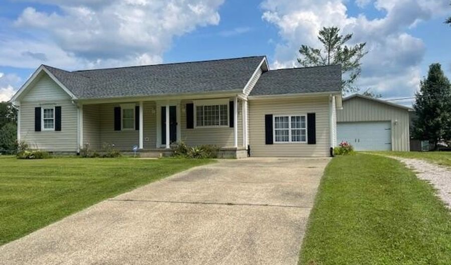 136 Elizabeth Ln, Barbourville, KY 40906 - 3 Beds, 2 Bath