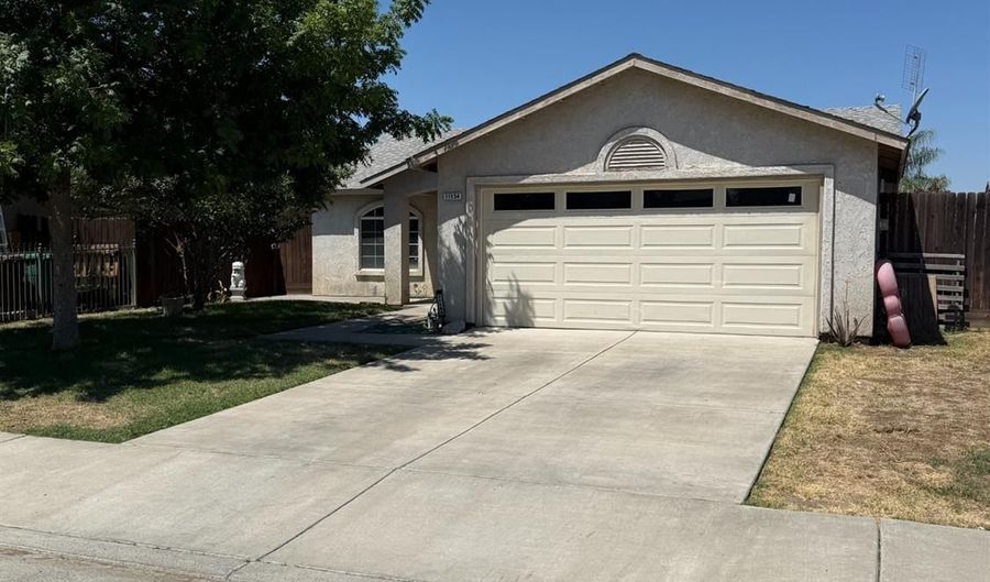 11154 Persimon Cir, Armona, CA 93202 - 3 Beds, 2 Bath
